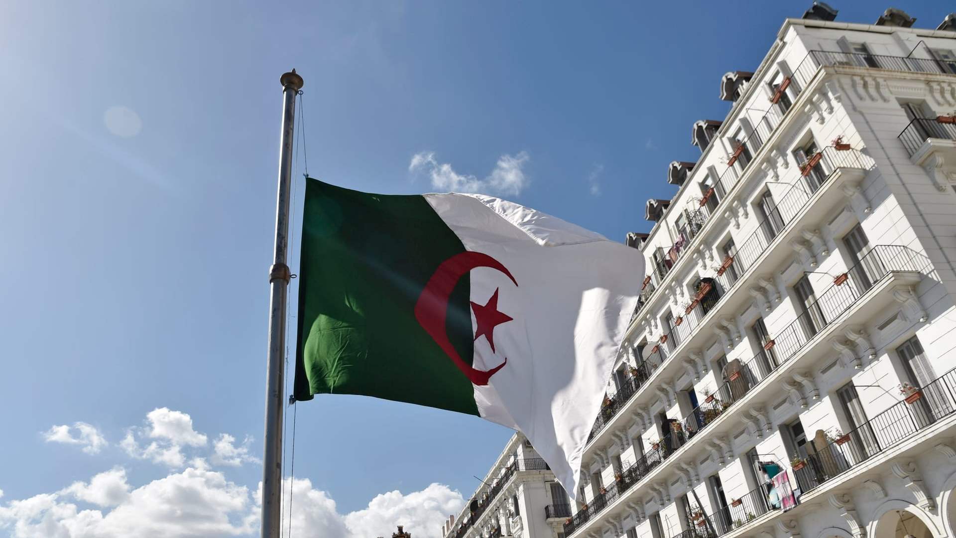 الجزائر تخصص مليار دولار لتمويل مشاريع تنموية في إفريقيا