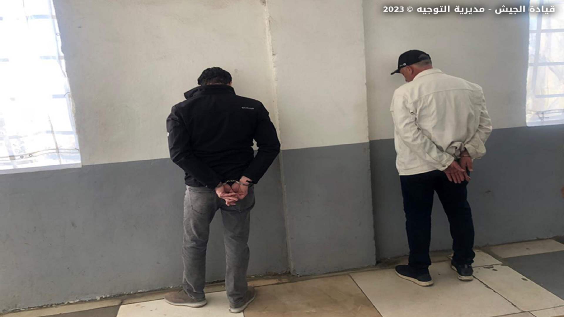 الجيش: توقيف مطلوبَين بجرم إطلاق النار في بلدة المنصورة – البقاع