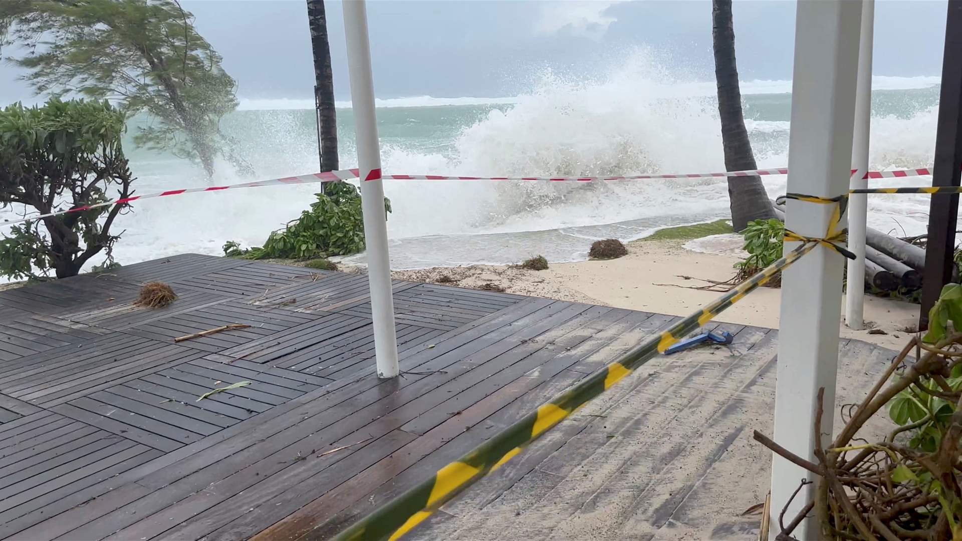 As cyclone nears, Mauritius and Madagascar brace for floods, storm surge