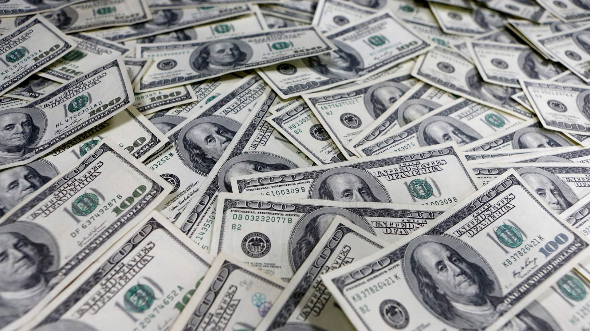 Dollar hovers near six-week high as economies strengthen