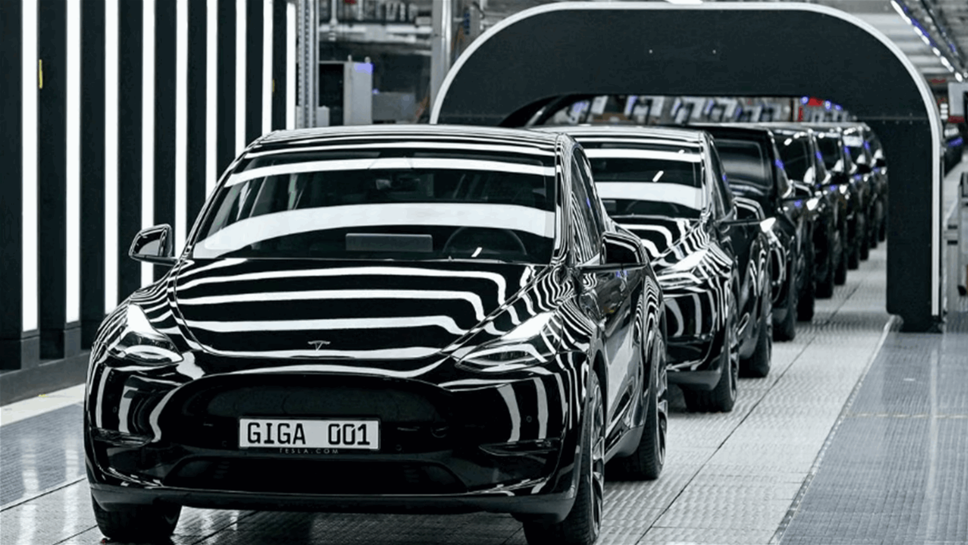 Tesla scales back German battery plans, won over by US incentives