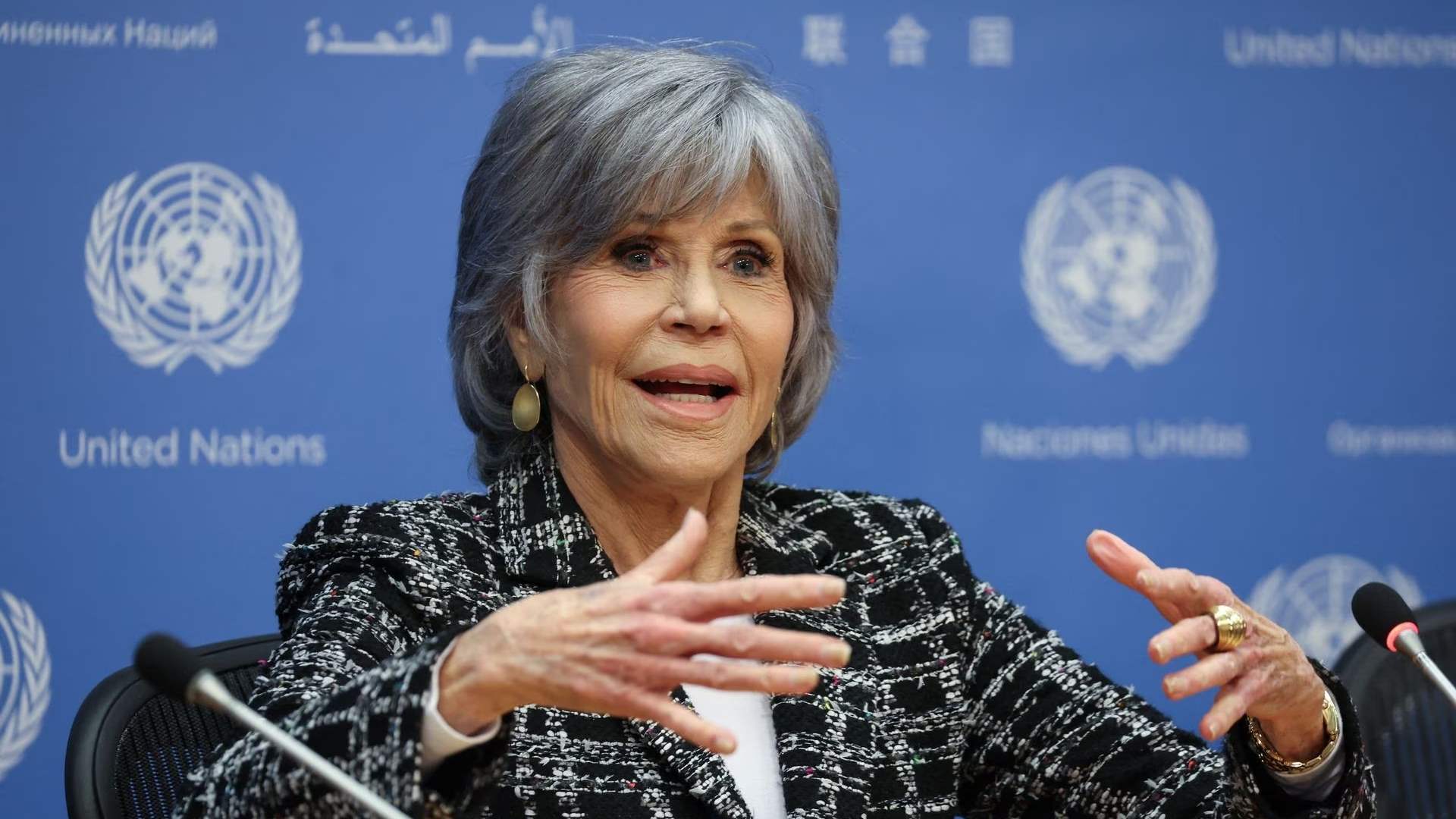 At ocean treaty talks, Jane Fonda urges 'negotiate with love'
