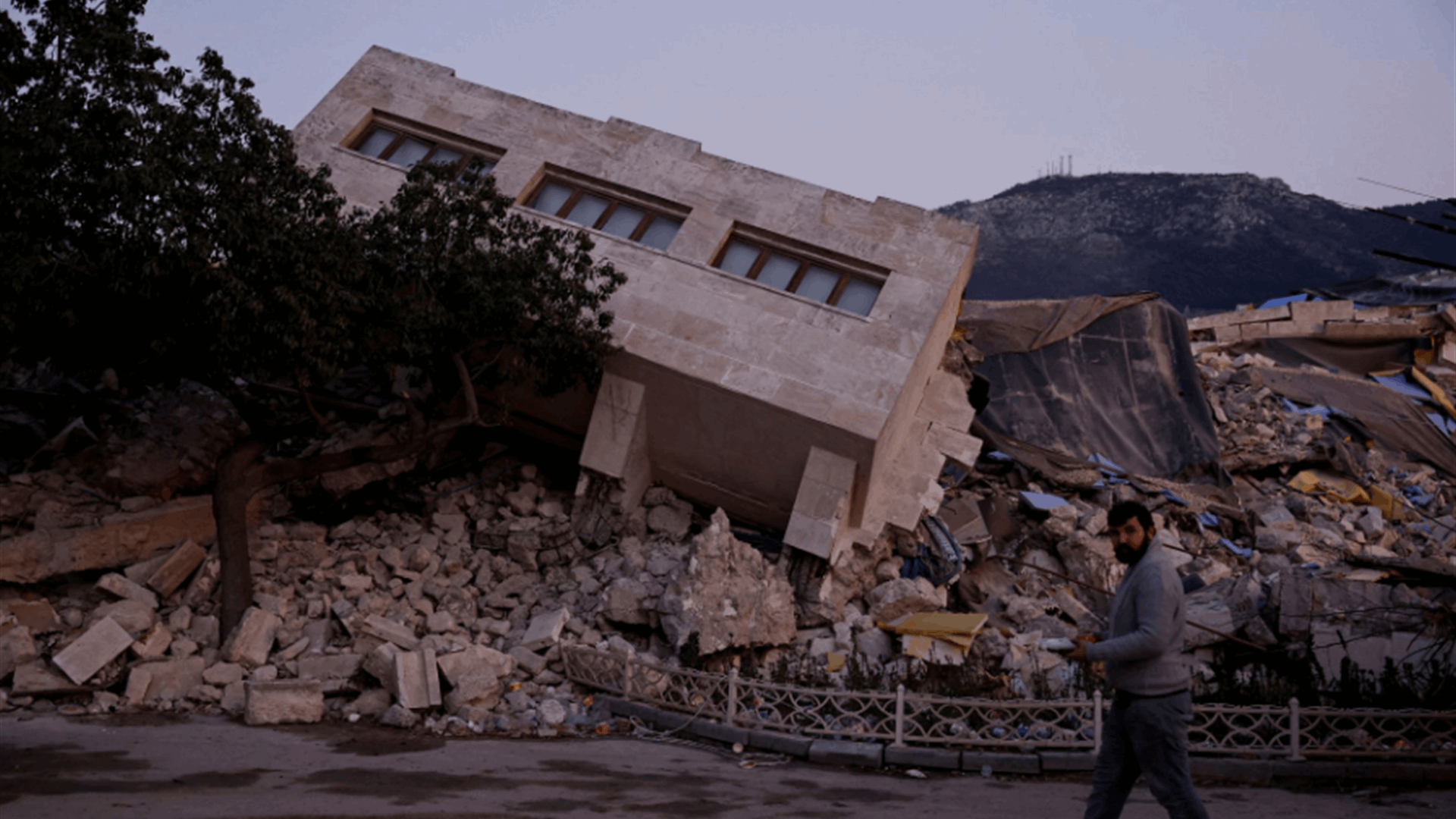 Earthquake will keep Turkish inflation above 40 percent, additional budget needed