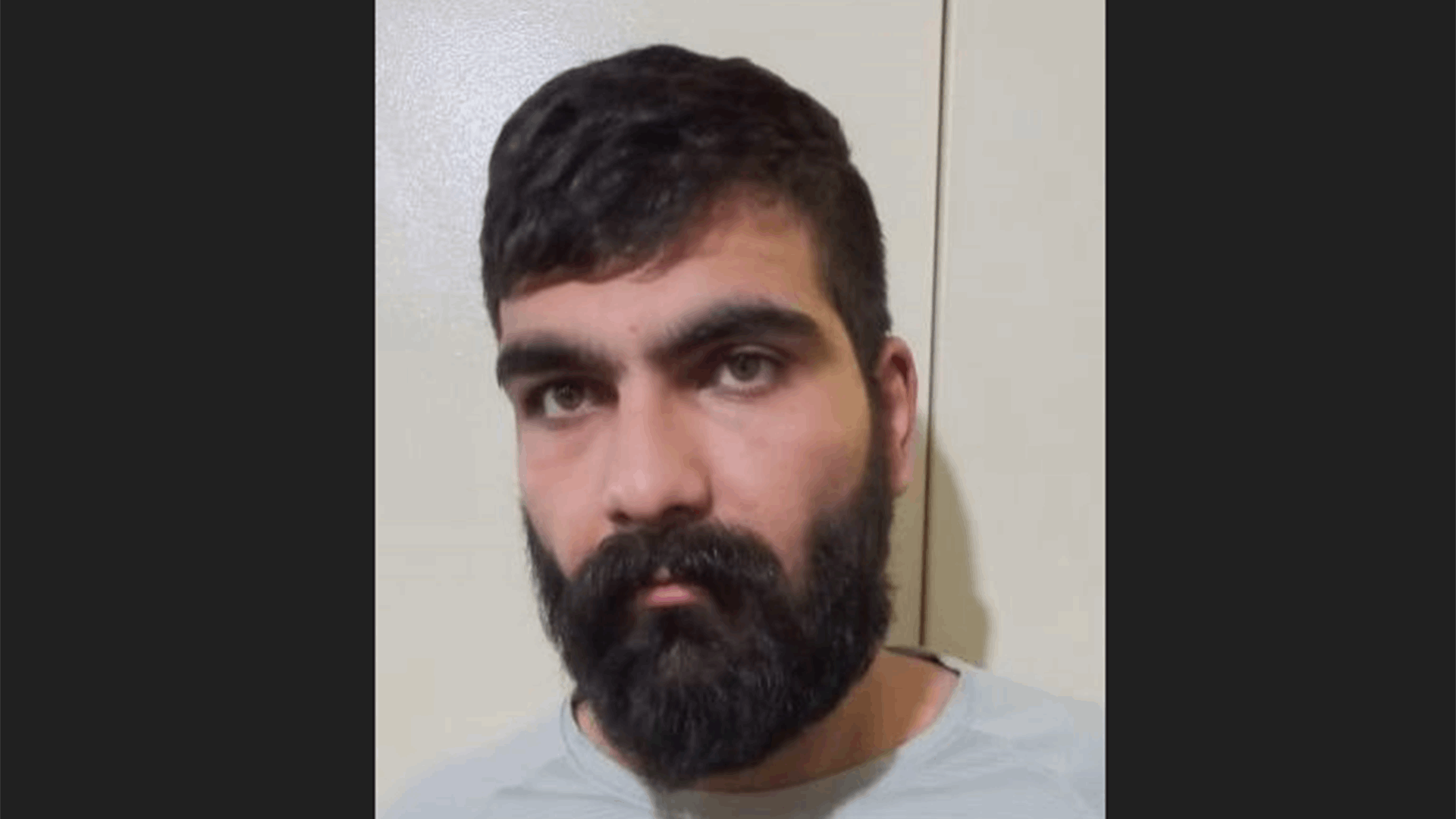 تعميم صورة موقوف بجرم سلب مواطنين وأصحاب محال تجارية وصيدليات