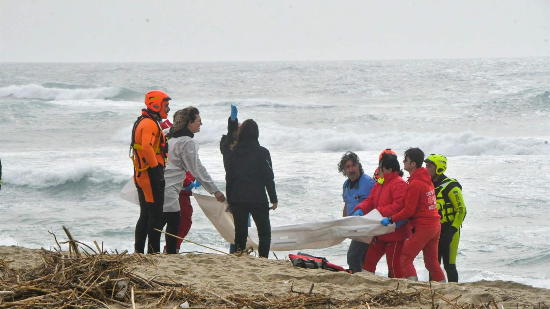 More than 30 dead after migrant shipwreck in southern Italy