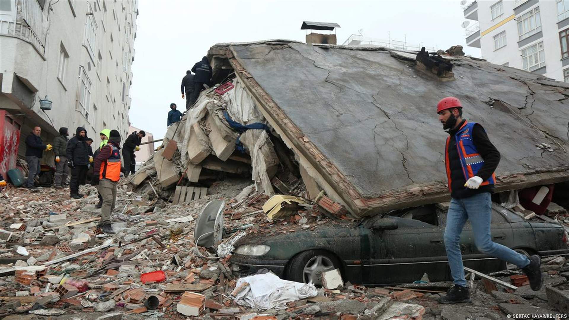 New Turkey quake kills one person, flattens more buildings