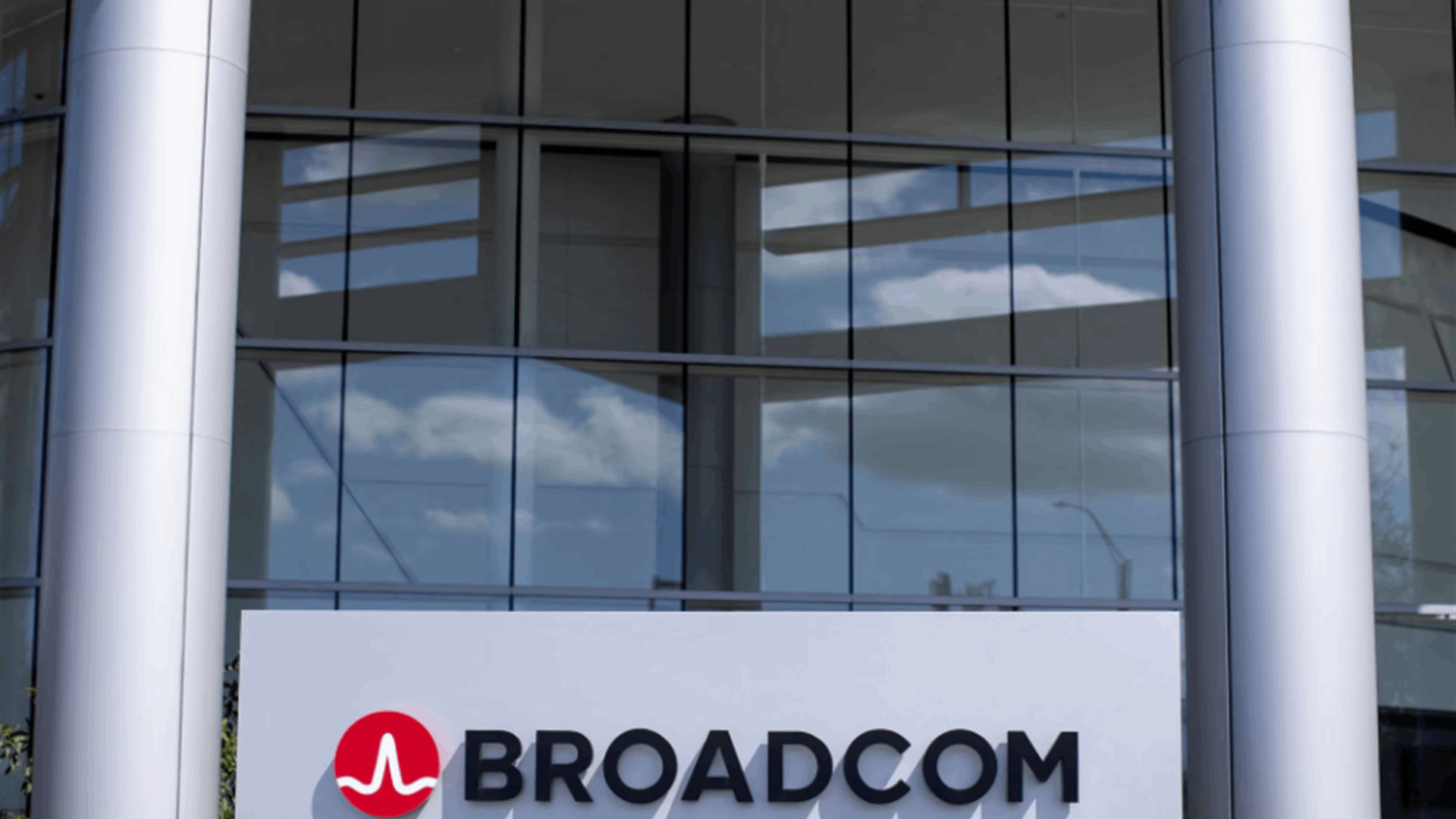 Broadcom faces EU antitrust warning on $61 billion VMware deal