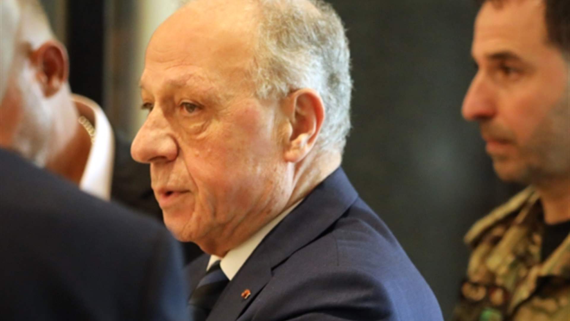 وزير الدفاع قرر عدم إستقبال البريد الوارد من قيادة الجيش (الأخبار) 