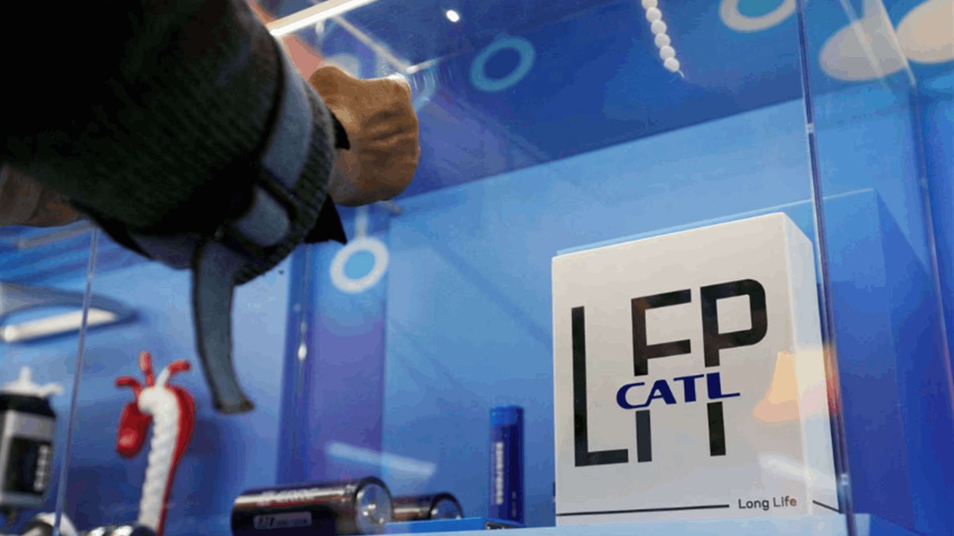 Lithium price slide deepens as China battery giant bets on cheaper inputs