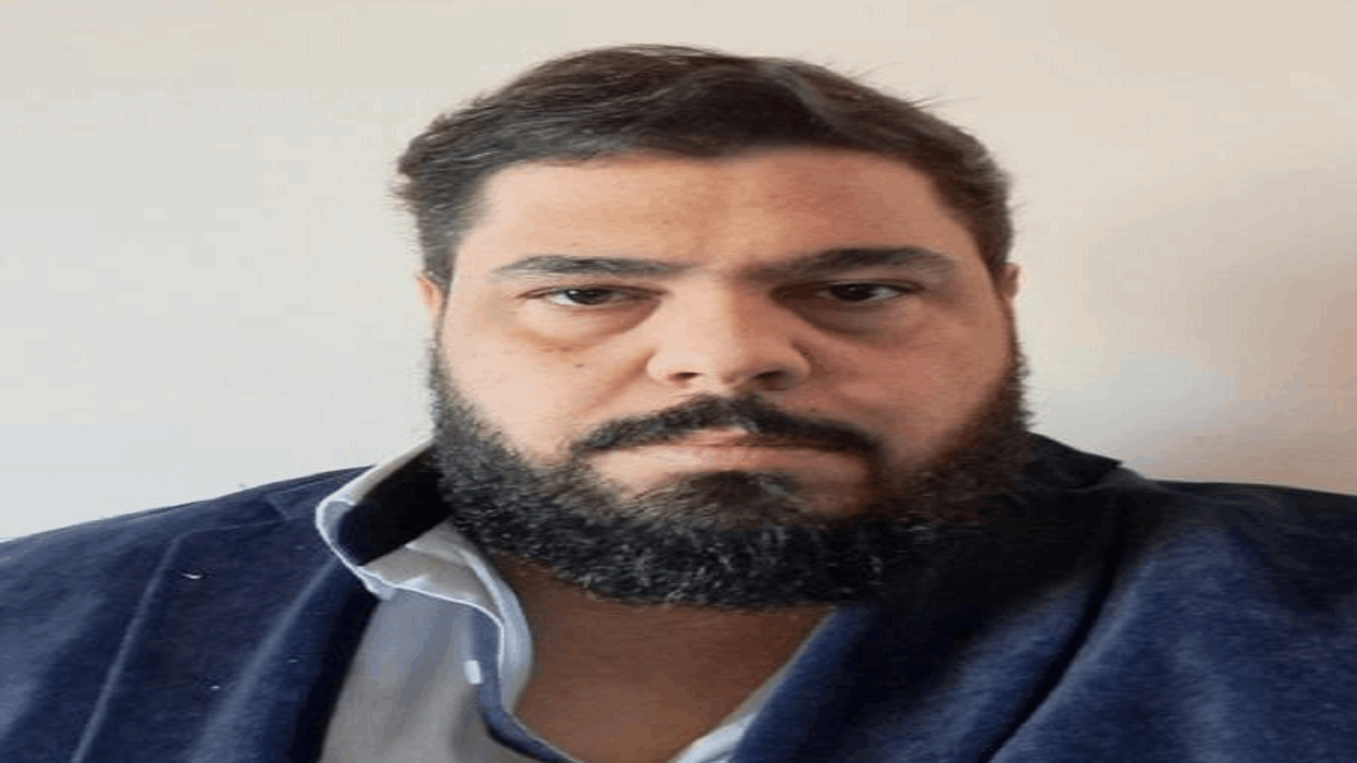 قوى الأمن تعمّم صورة موقوف بجرم احتيال وتزوير تأشيرات سفر... هل وقعتم ضحية أعماله؟