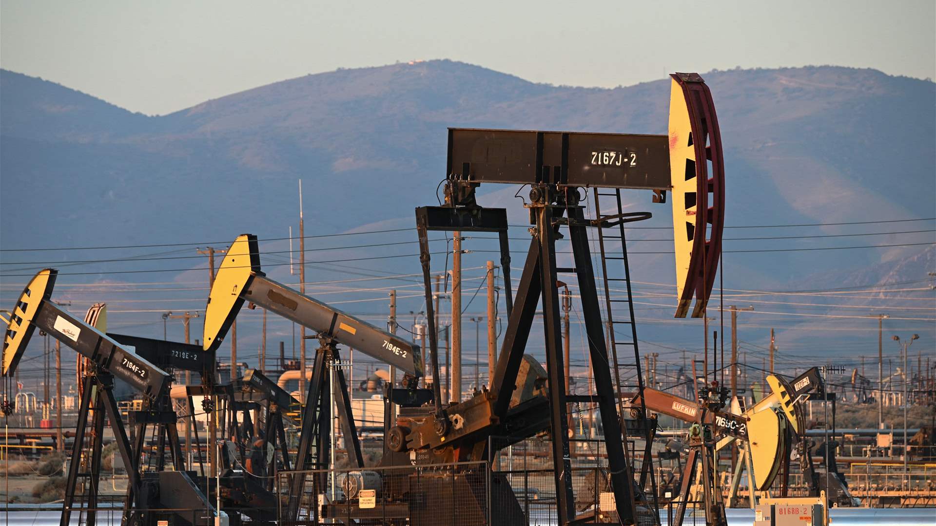 Oil rises one percent on China growth hopes