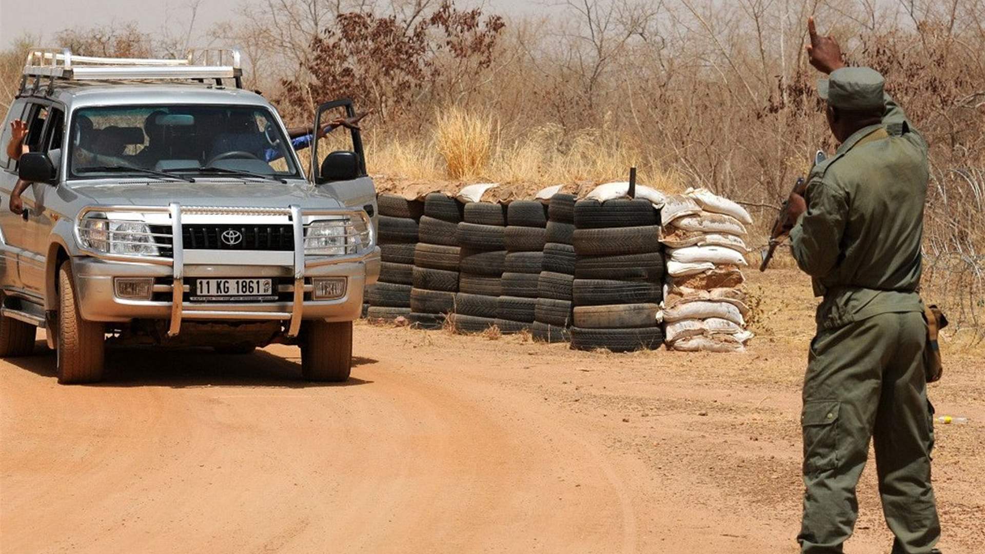 بوركينا فاسو تفرض حظرا للتجول في ثلاث مناطق لتسهيل مكافحة الجهاديين