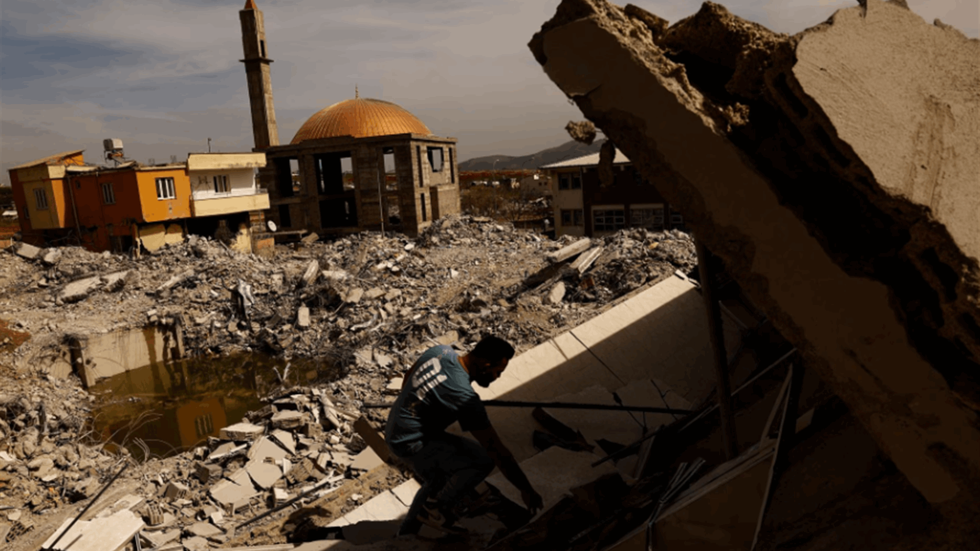Turks ask how a boom town came crashing down in quake