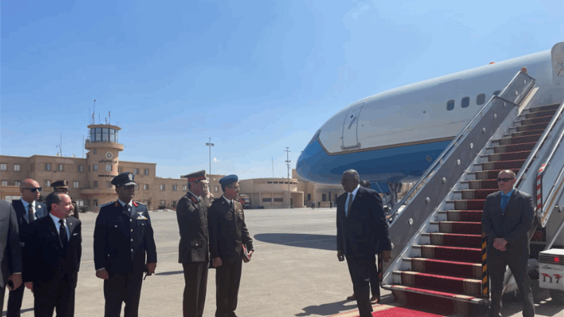 In Egypt, Pentagon chief seeks to balance human rights and security