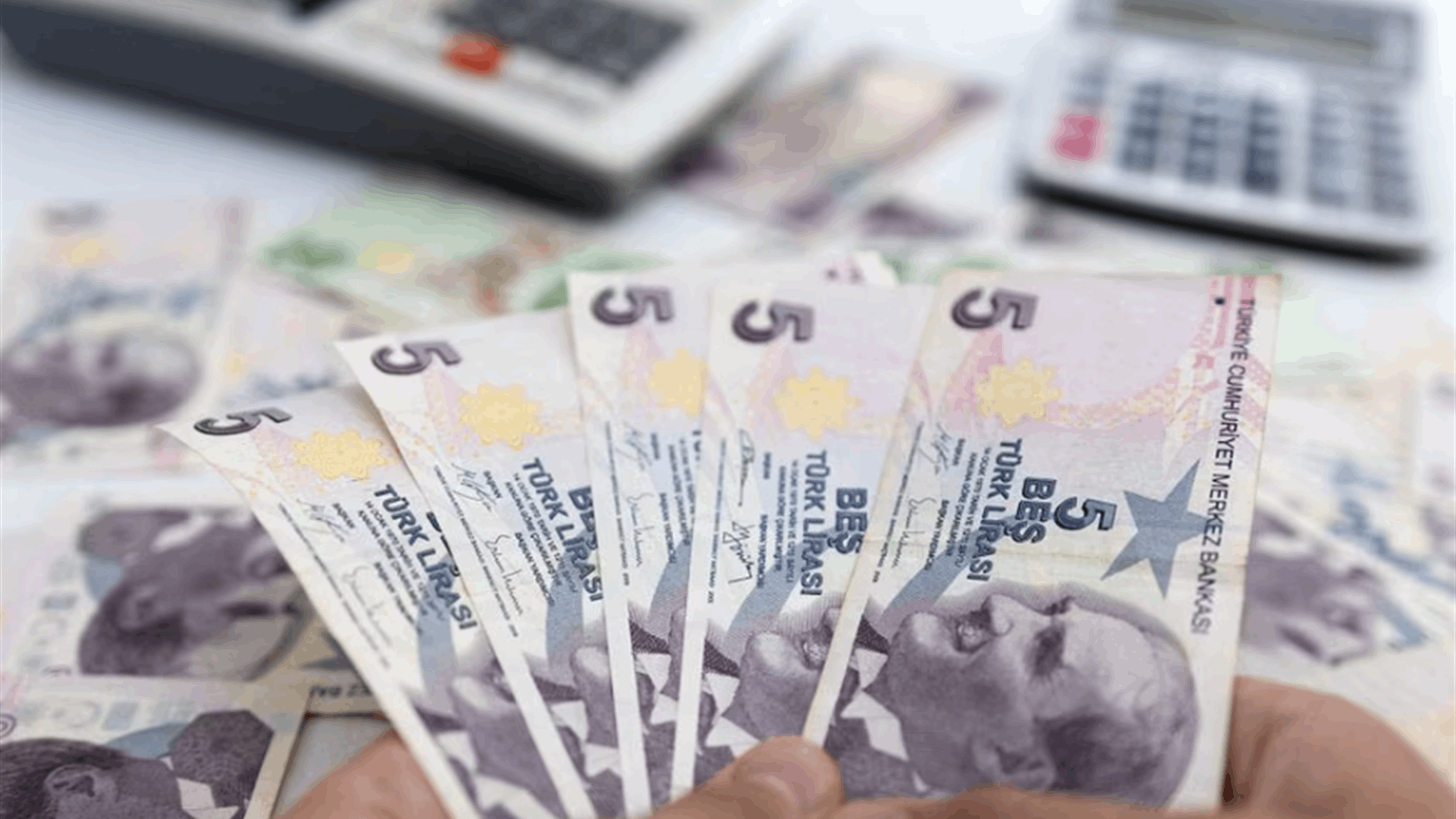 Turkish lira falls to record low near 19 to the dollar