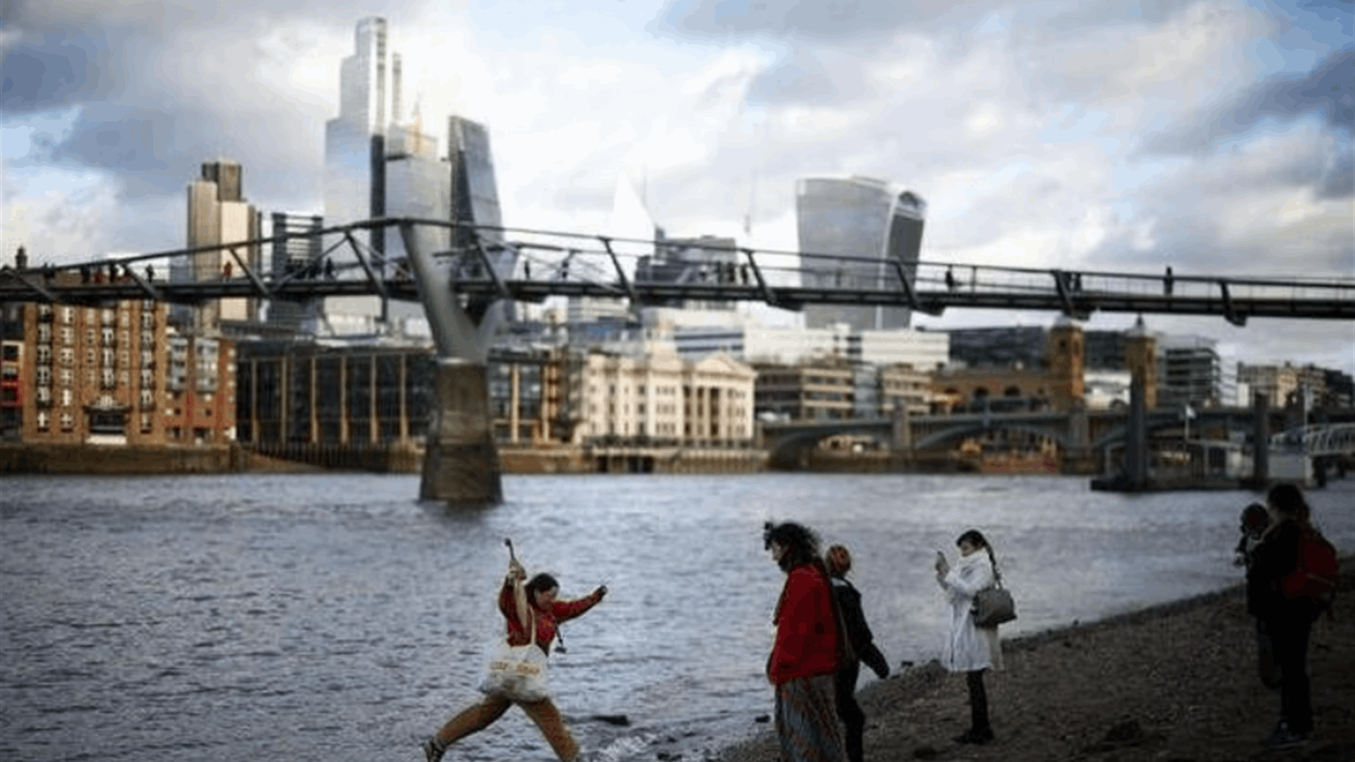 Return to school unexpectedly boosts UK economy in January