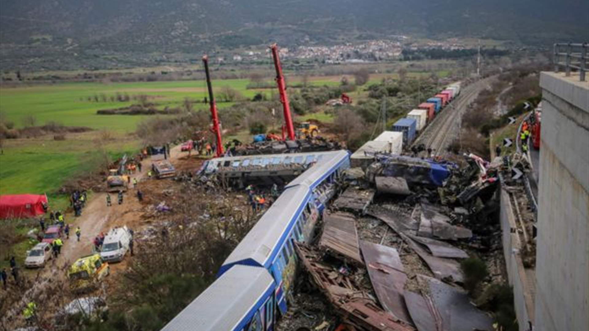 المعارضة تتهم الحكومة اليونانية بـ&quot;التهرب من مسؤولياتها&quot; في حادث القطار