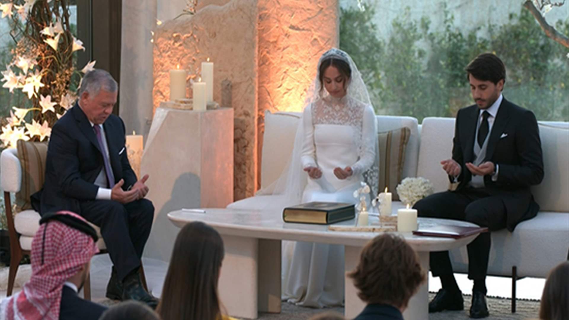  العائلة الهاشمية تُقيم حفل زفاف الأميرة إيمان بنت عبدالله الثاني وسط حضورٍ واسع