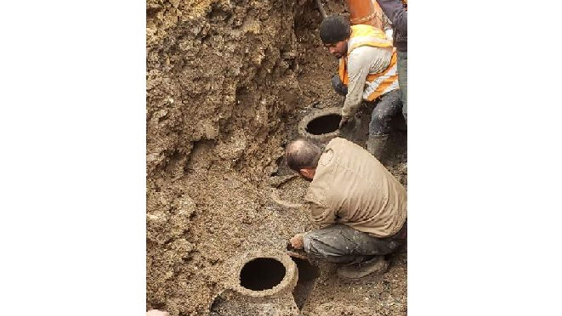 ما صحة العثور على كنز مدفون اثناء اعمال الحفر في سوق دوما؟