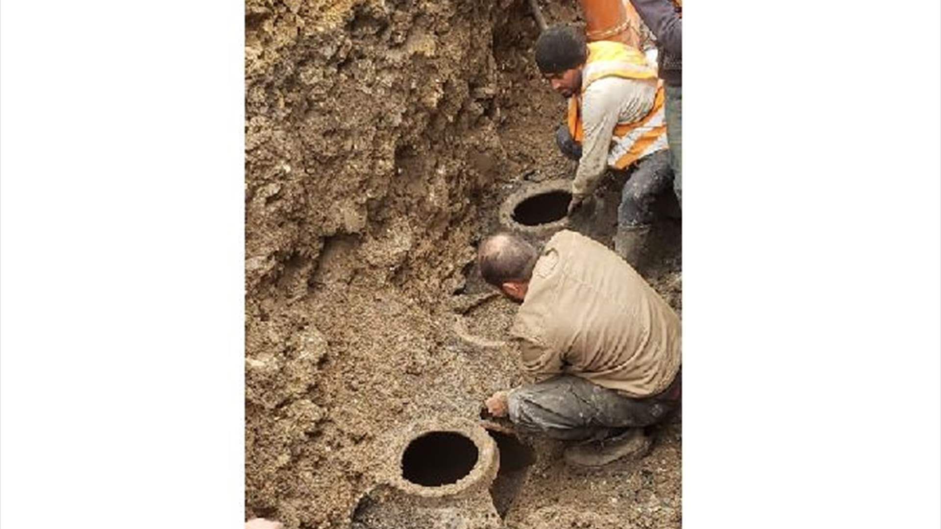 ما صحة العثور على كنز مدفون اثناء اعمال الحفر في سوق دوما؟