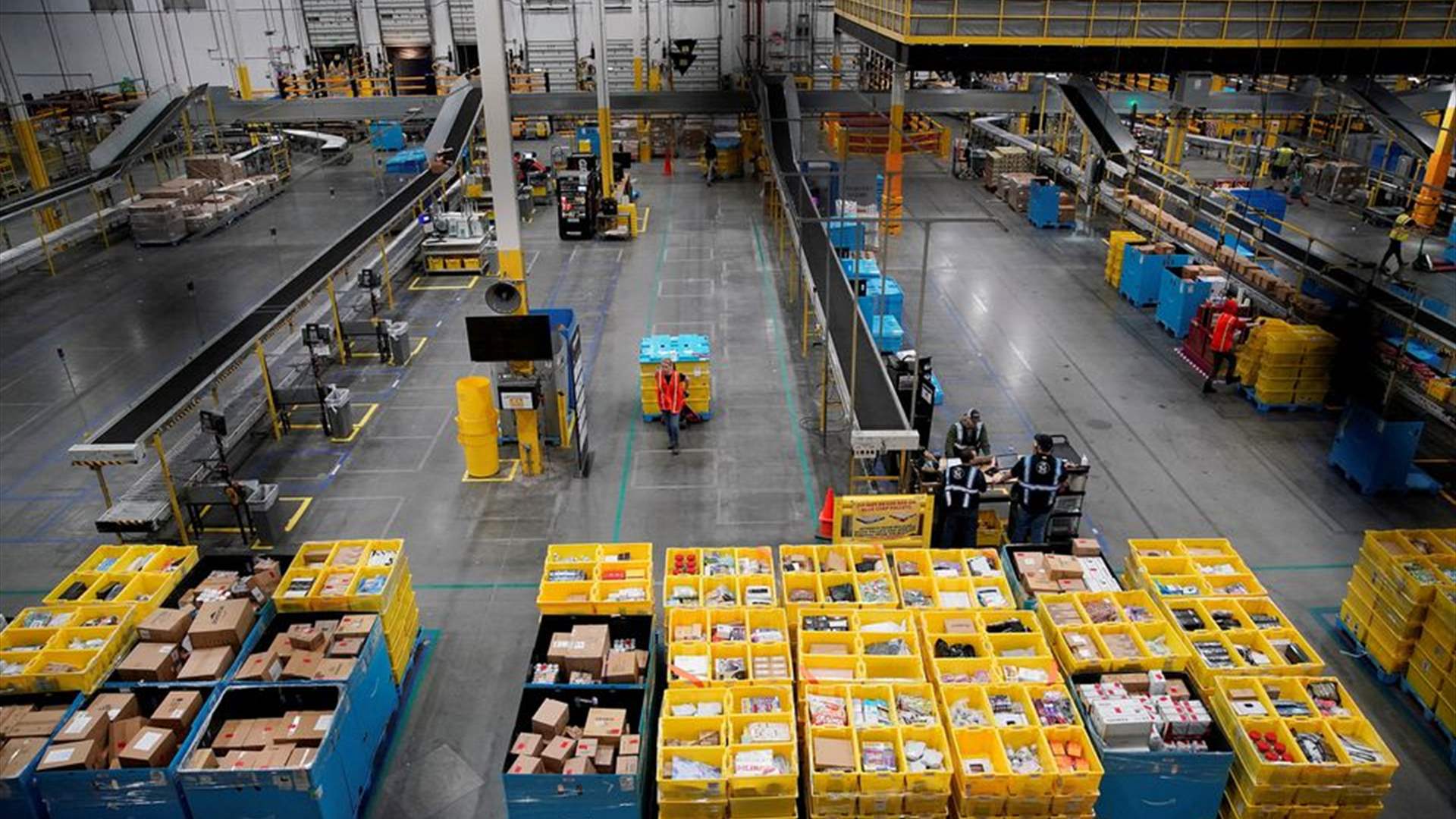 US business inventories fall for first time in nearly two years