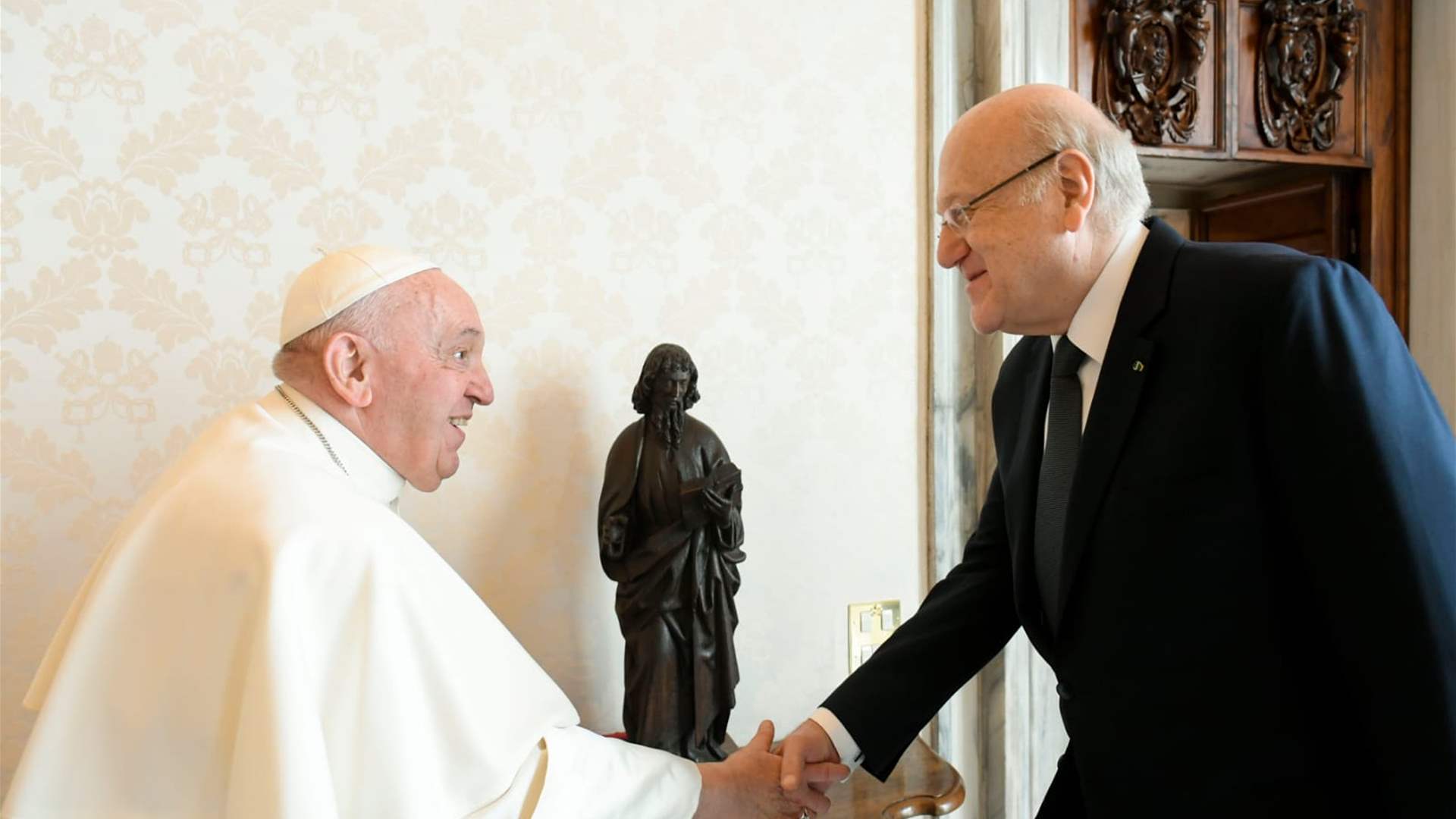 البابا فرنسيس يستقبل ميقاتي: ضرورة التكاتف بين المسؤولين اللبنانيين للخروج من الازمات