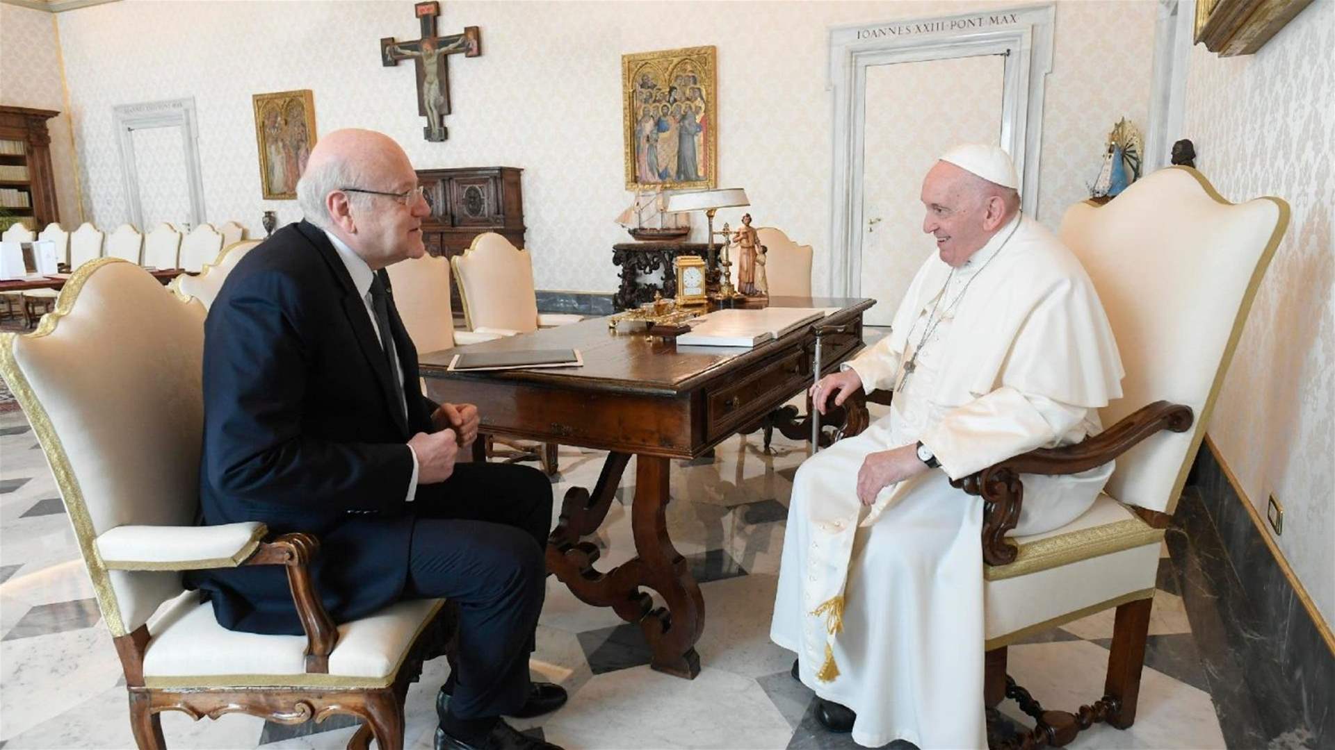 Pope Francis receives letter on Lebanon&#39;s situation from caretaker PM Mikati