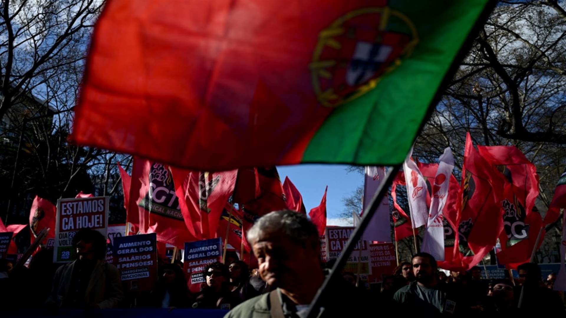 آلاف البرتغاليين يتظاهرون في لشبونة للمطالبة بزيادة الأجور