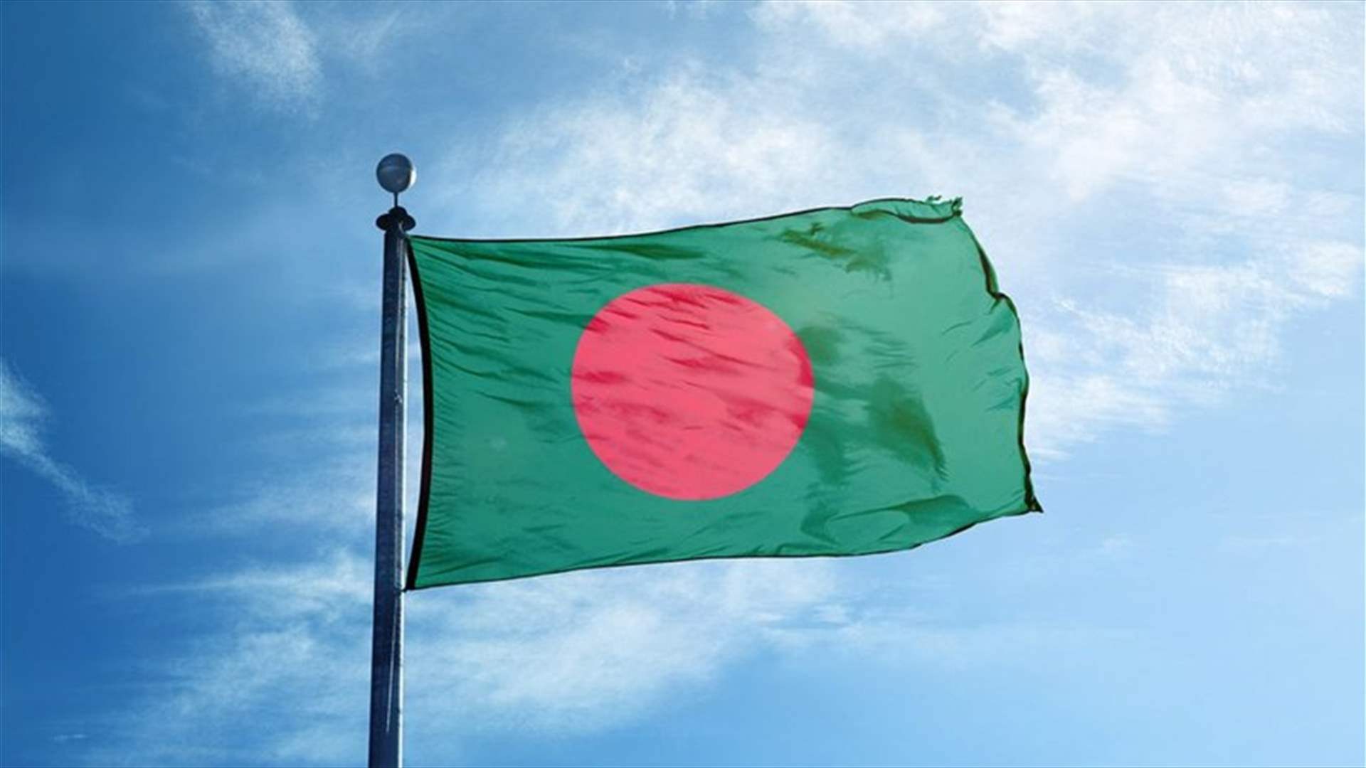 مقتل 17 شخصا في حادث تحطم حافلة في بنغلادش