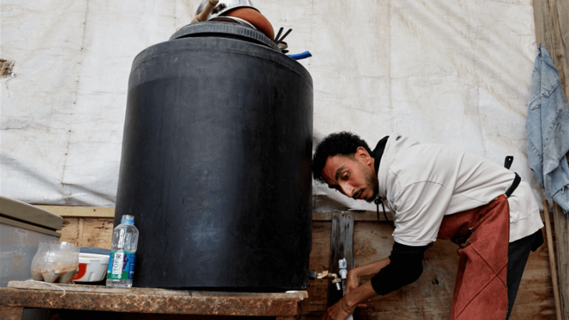 Trapped and jobless, Gaza youths look for a way out