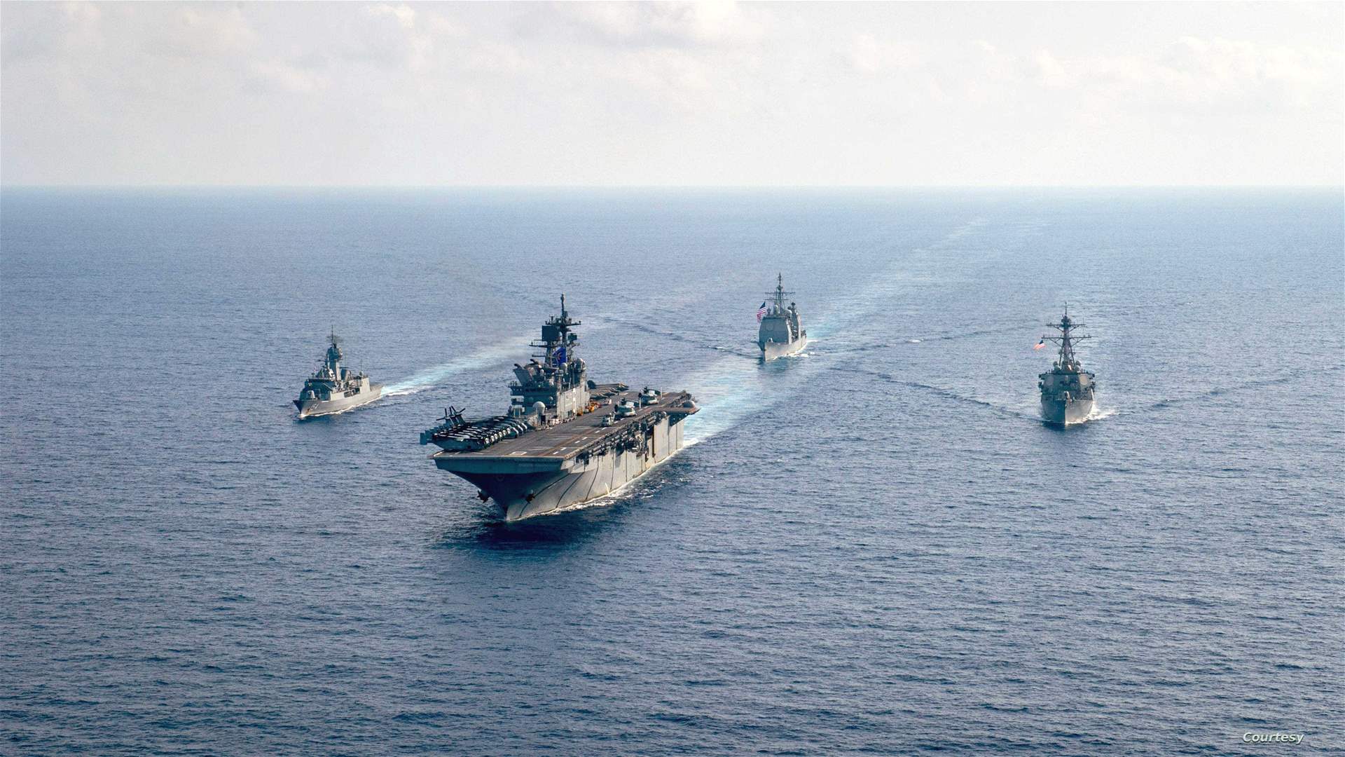 الجيش الصيني يقول إنه &quot;حذر&quot; سفينة حربية أميركية بوجوب مغادرة بحر الصين الجنوبي
