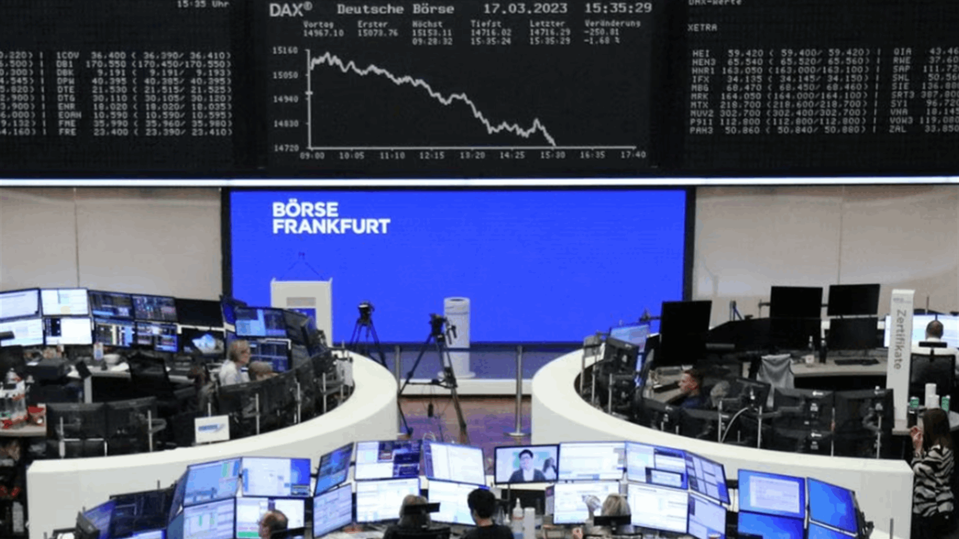 European bank shares fall as crisis leaves mark
