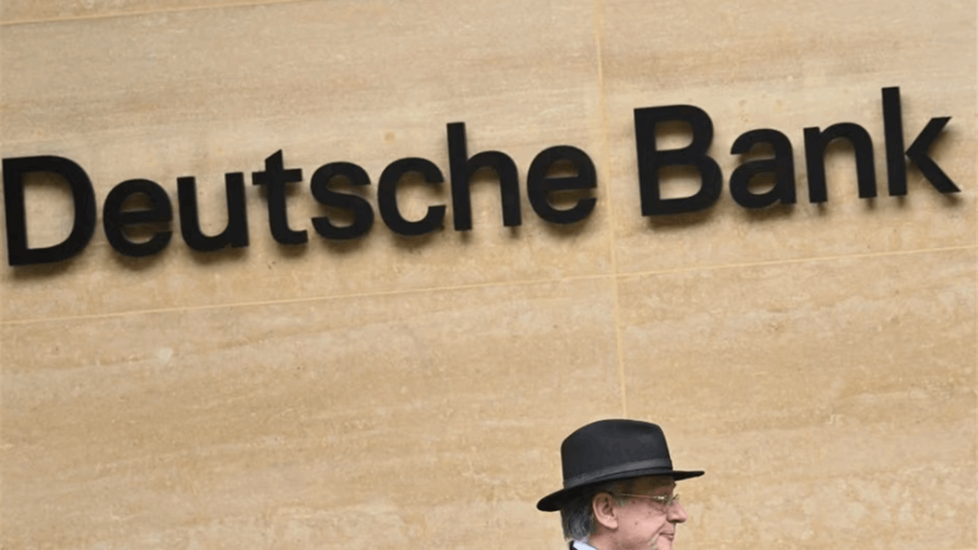 Deutsche Bank shares tumble, default insurance cost shoots up