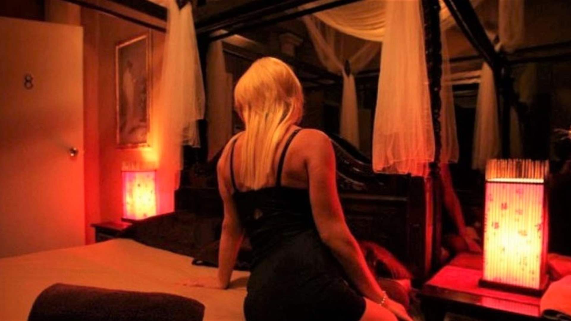 توقيف شبكة تنشط بتسهيل أعمال الدعارة... اعلانات لخدمات جنسية ومواعيد مع ارقام هواتف! 