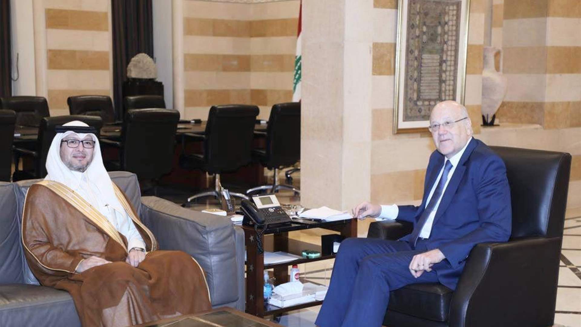 بخاري يلتقي ميقاتي في السراي الحكومي
