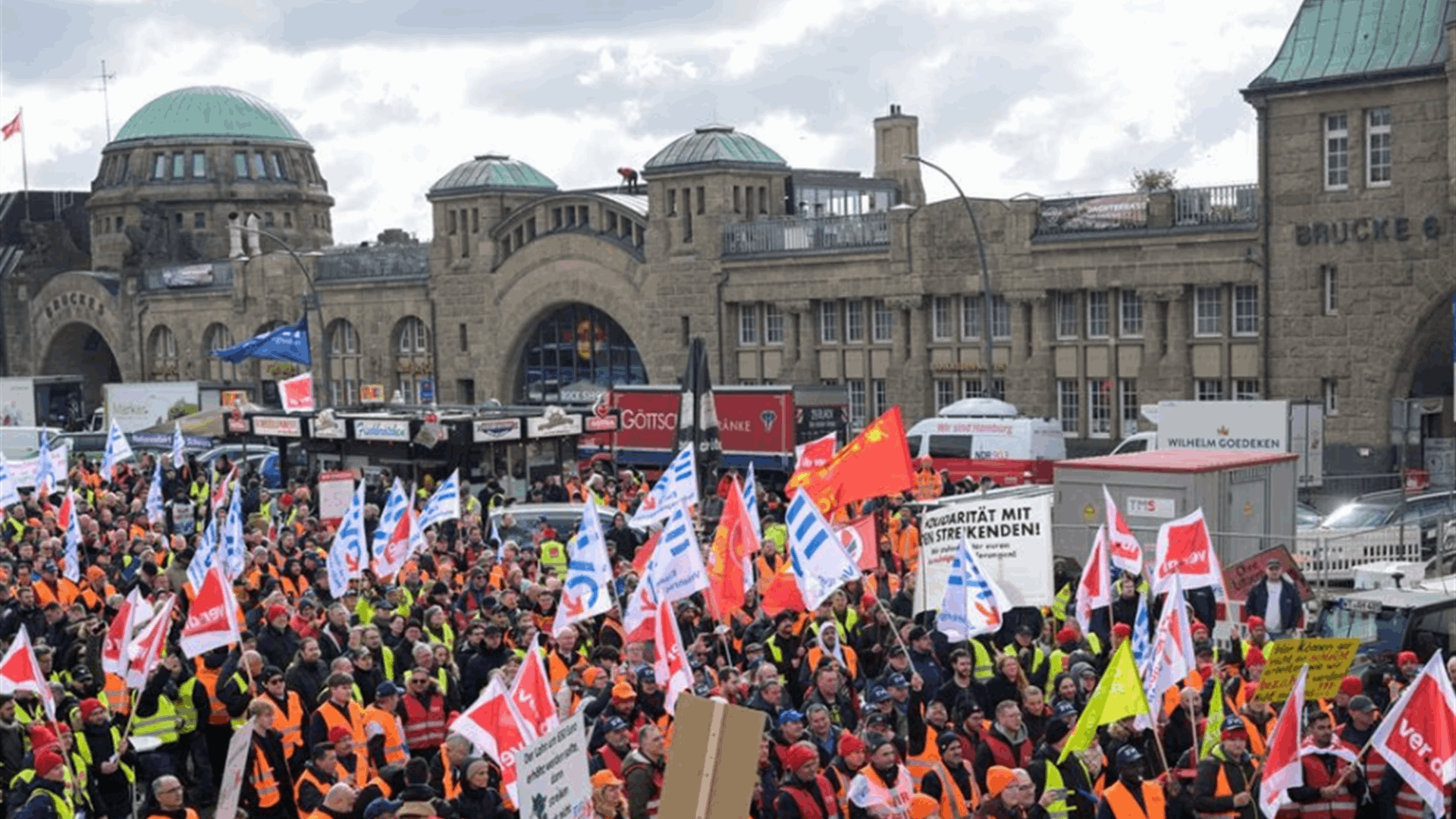 German public sector pauses strike for now in wage dispute