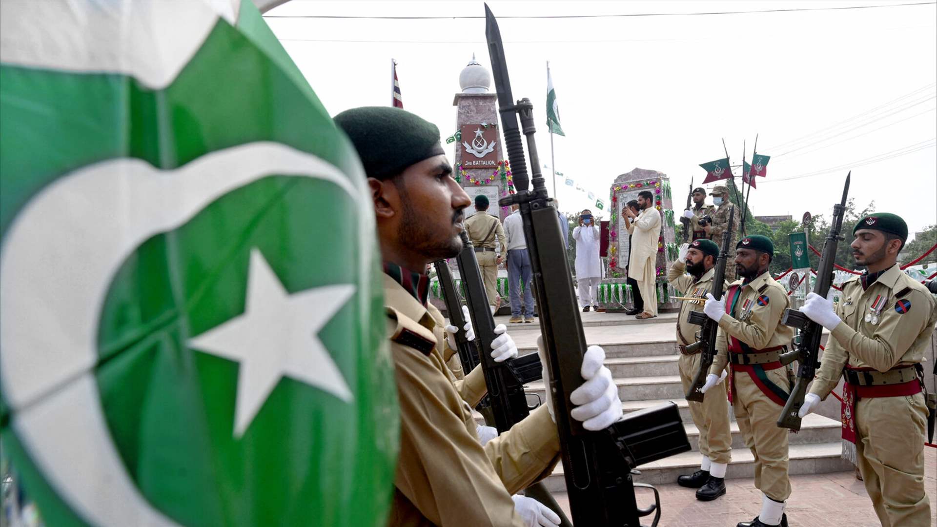 Pakistan army says 'terrorists' from Iran side kill four soldiers