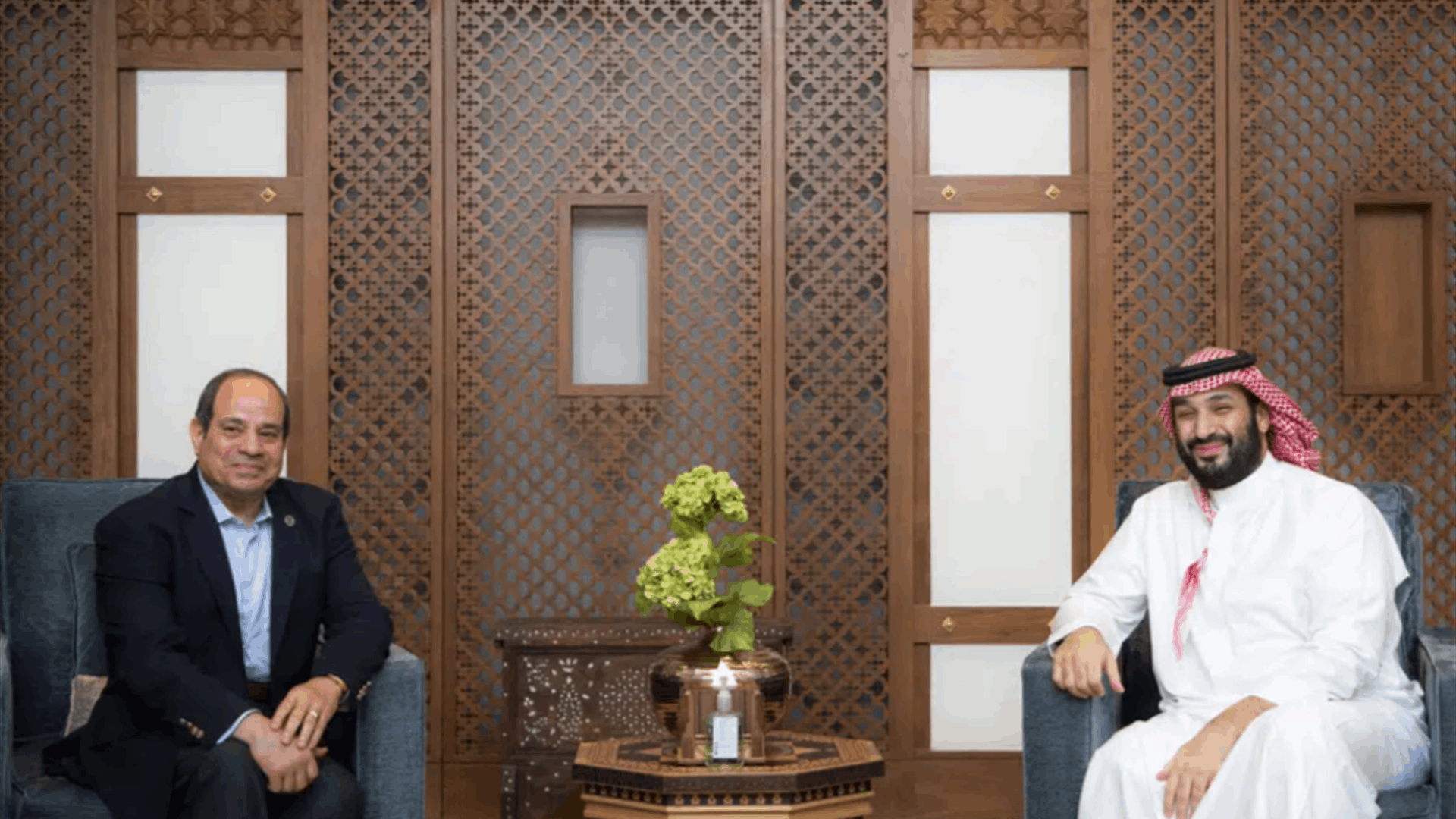 Leaders of Egypt, Saudi Arabia meet after months of tension