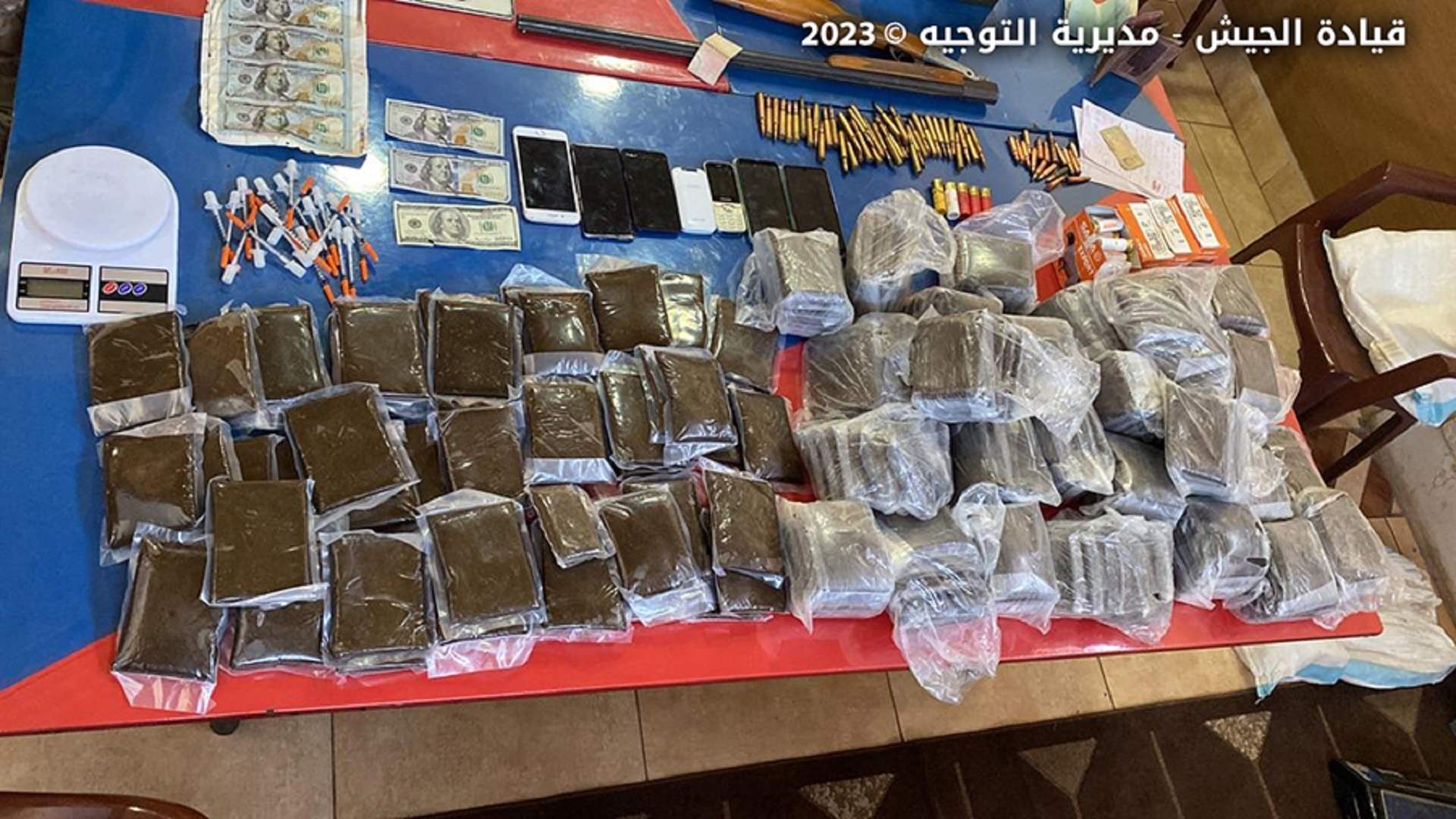 دهم منازل مطلوبين في بريتال... وهذا ما جرى ضبطه (صور)