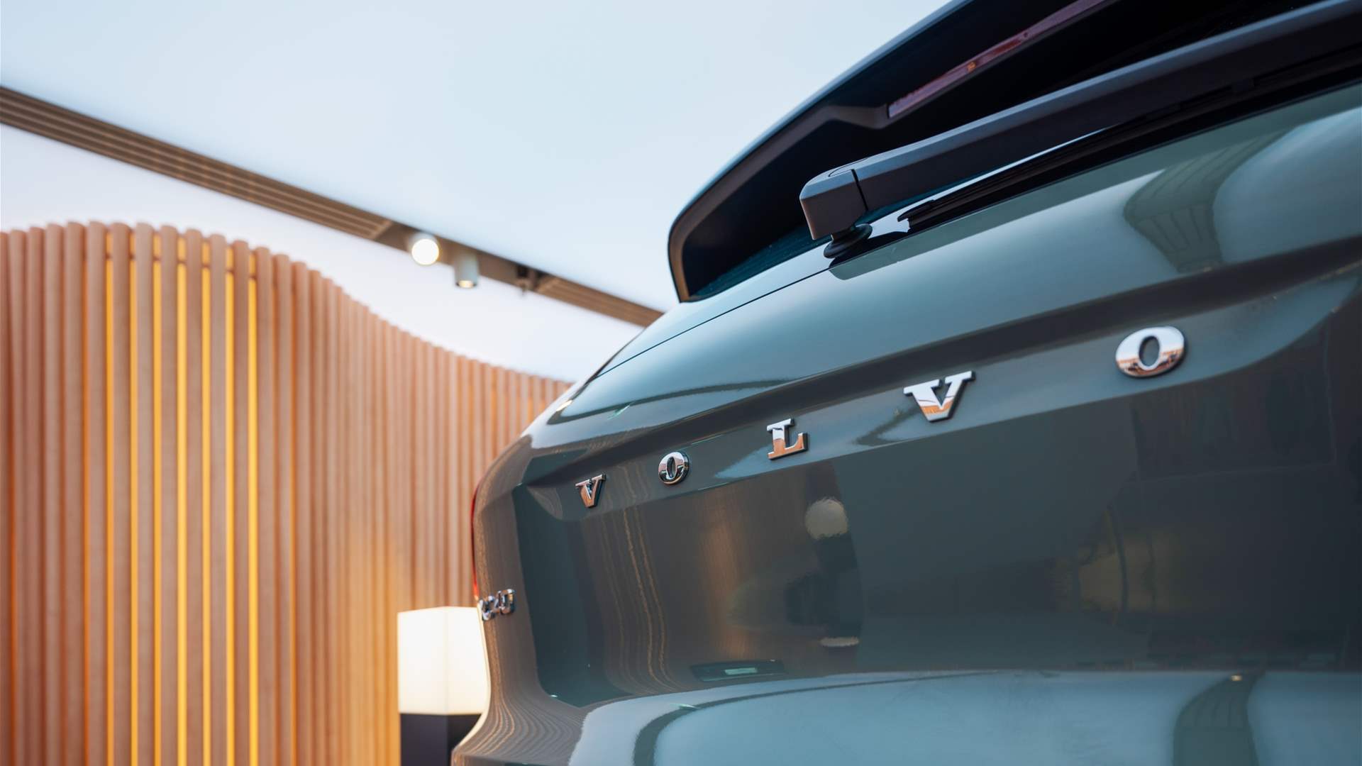 Volvo Cars sales up 8% in March