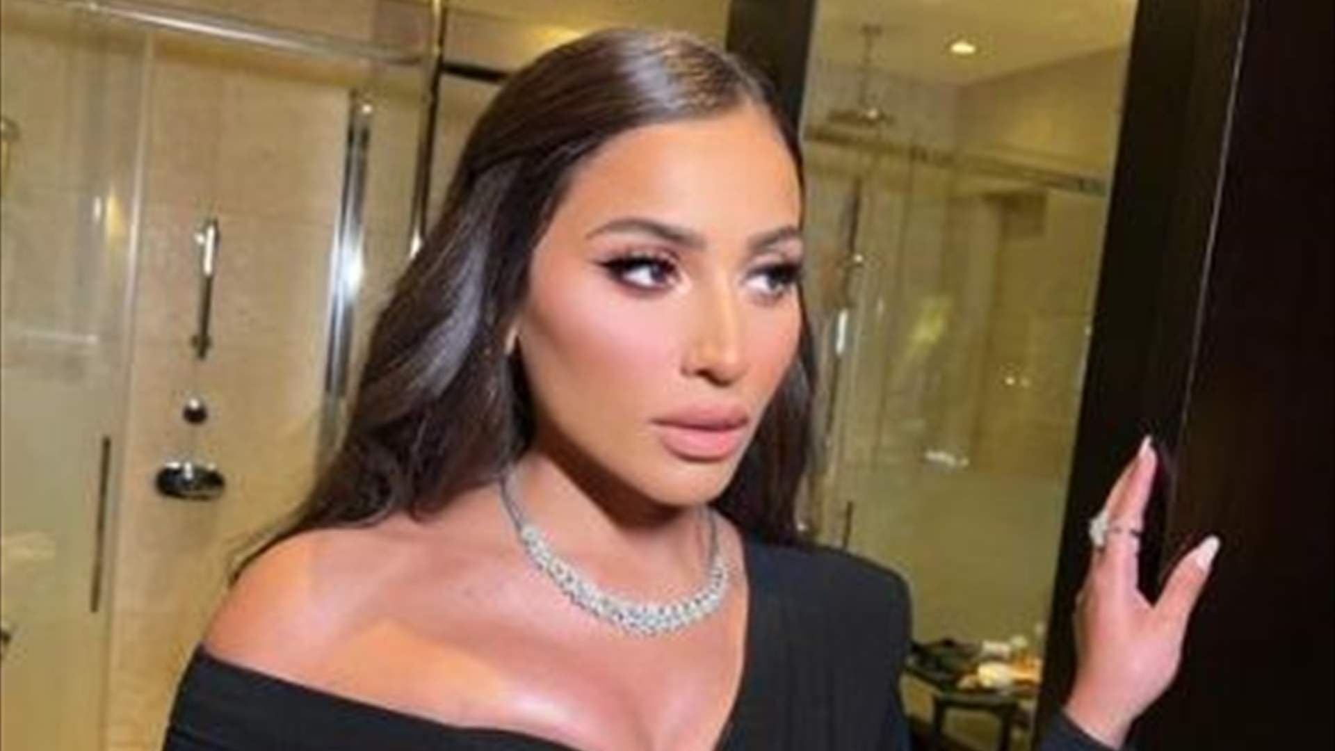 الموت يُفجع دينا الشربيني