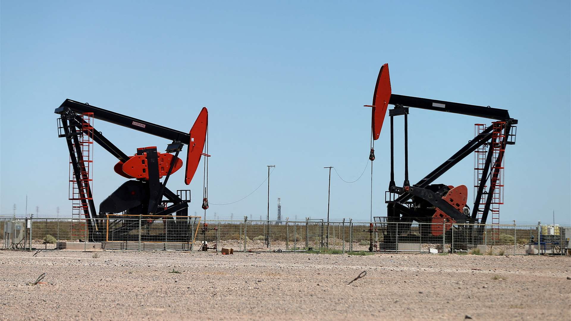 Oil falls as weak US economic data stokes recession fears