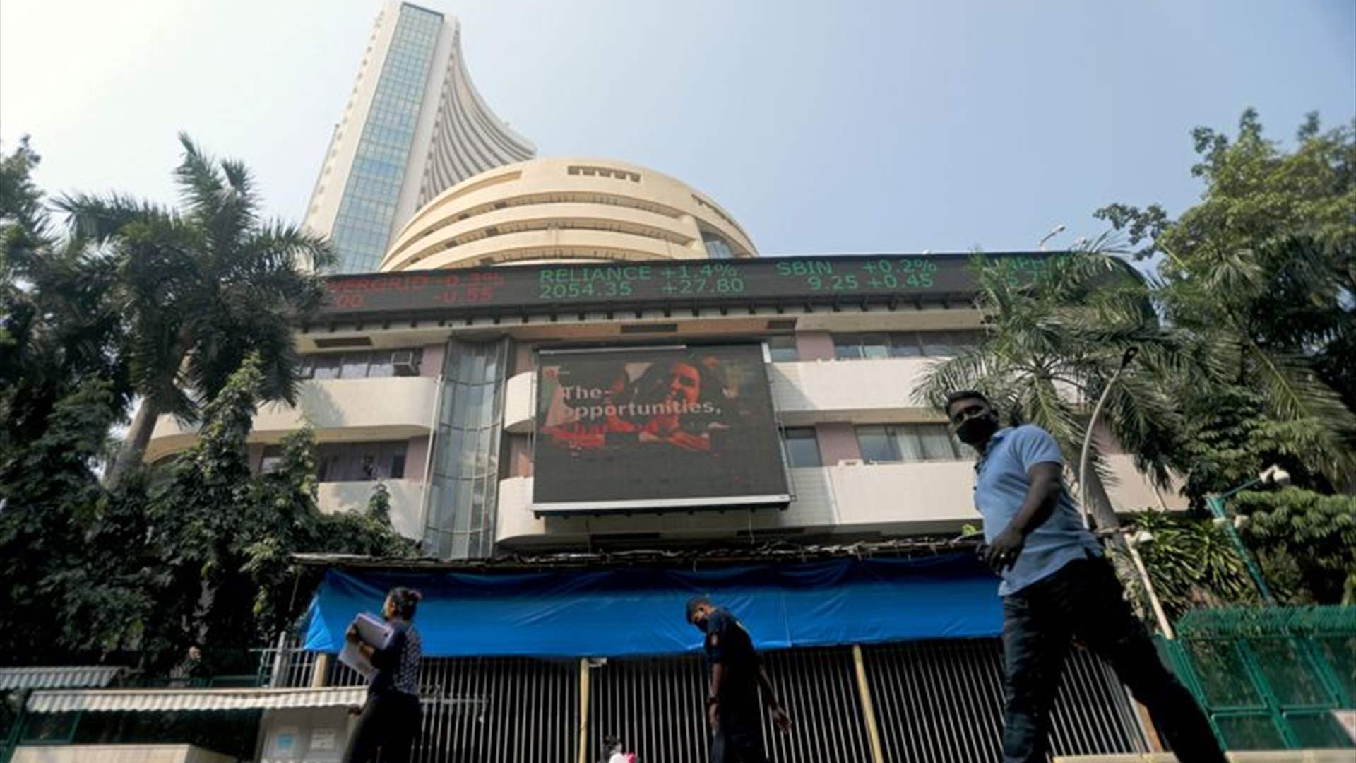 Auto, realty stocks power Indian shares ahead of March quarter earnings