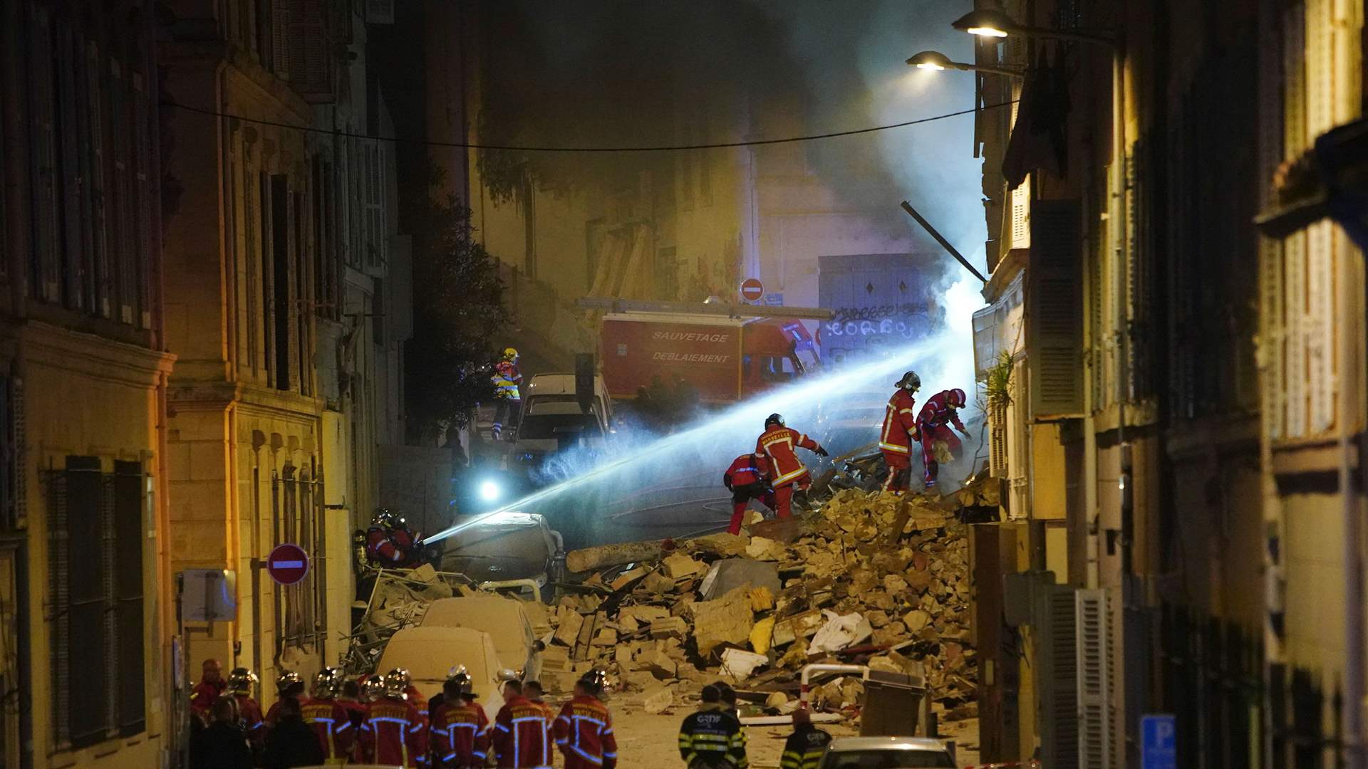 Toll rises to three in French building collapse