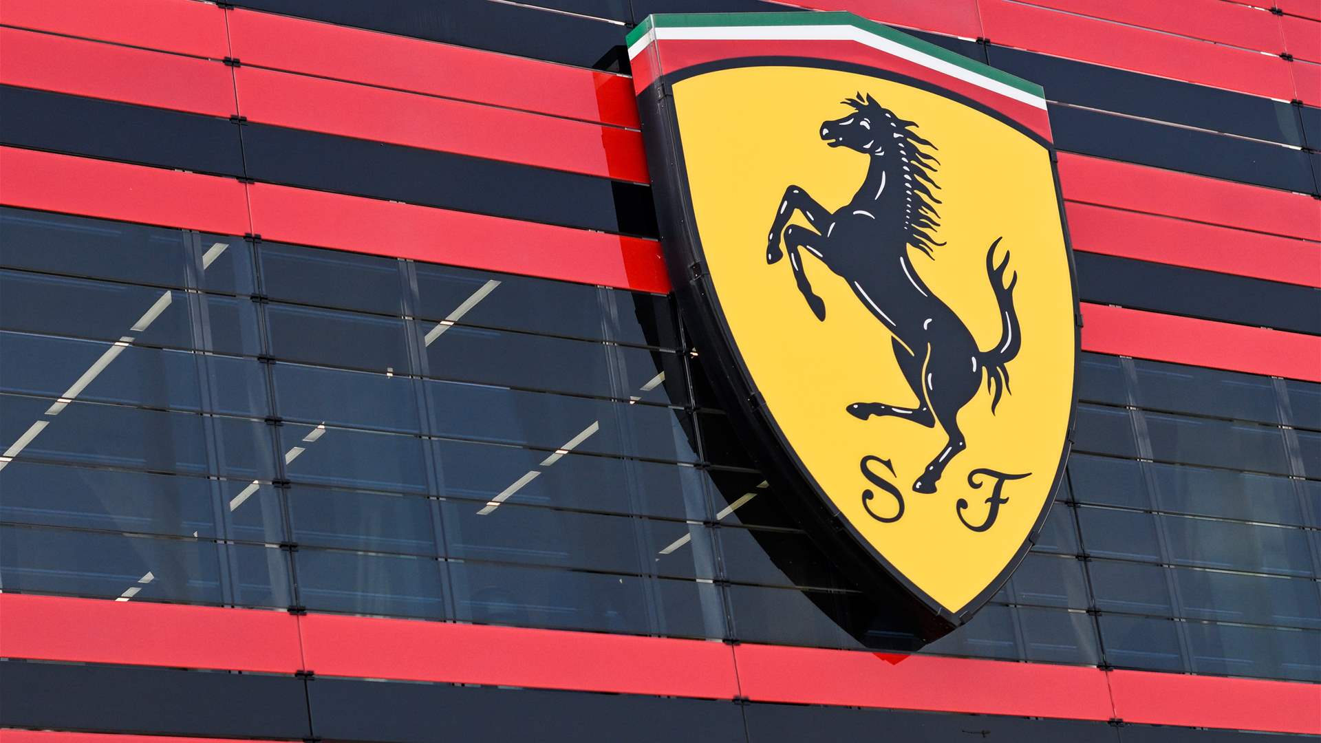  Ferrari partners with Samsung to develop in-car displays