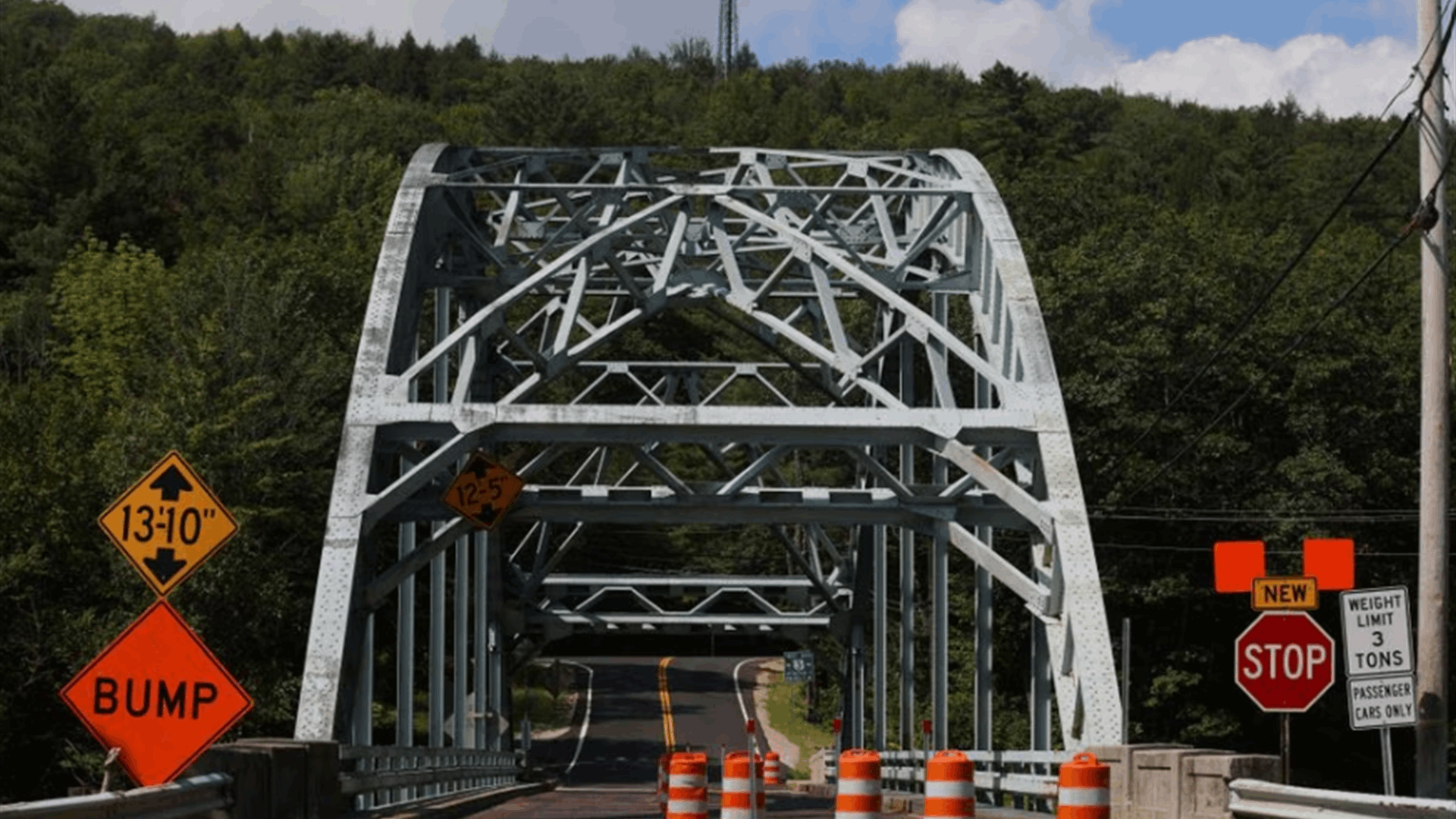 Biden administration unveils nearly $300 mln for bridge projects around US