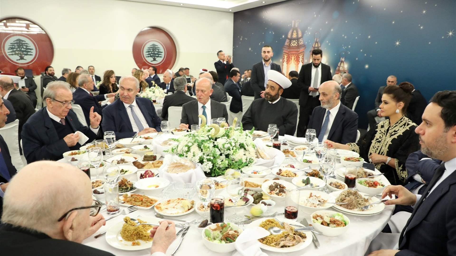 Geagea hosts iftar dinner, voices condemnation for obstructing municipal elections