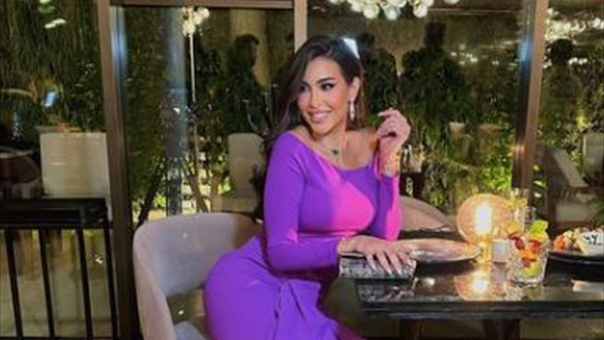 ياسمين صبري ترتدي النقاب... كي لا يتعرّف عليها الجمهور في الشارع! (فيديو)