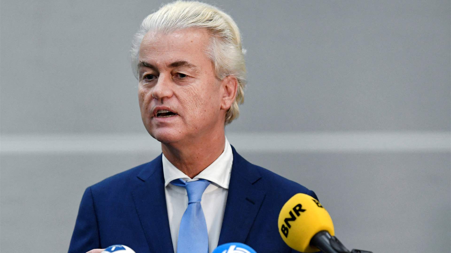 Fake bomb causes evacuation of Dutch parliament building