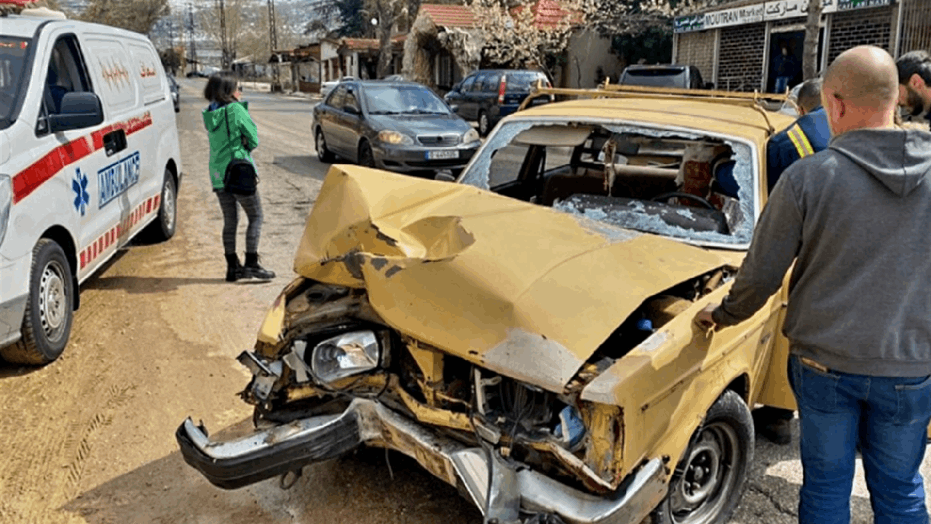 جريح في حادث سير على طريق عام ميروبا